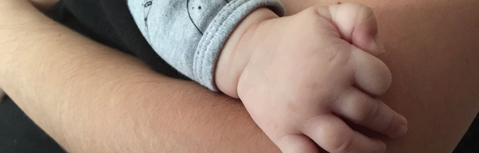 Los bebés, ¿se acostumbran a los brazos?